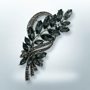 Gray Rhinestone Leaf Spray Brooch Pin Silver Tone Marquise Crystal Statement